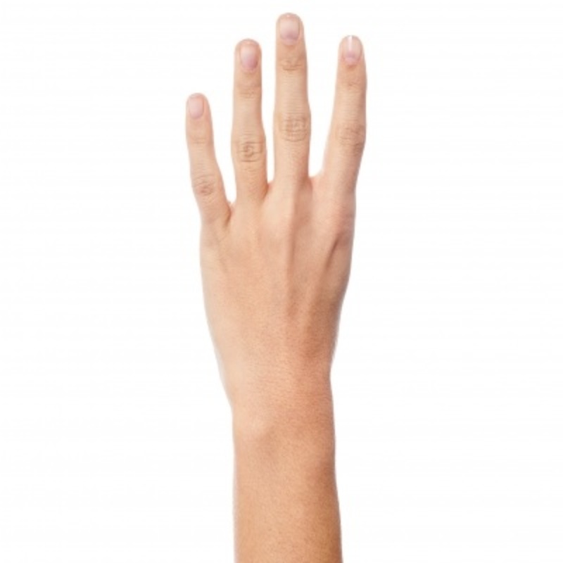 Ковид пальцы. Четыре пальца. Женские пальцы рук. Ладонь 4 пальца.