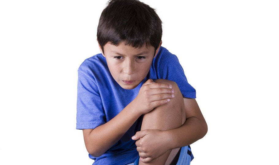 Боли в коленях у детей и подростков — что делать?